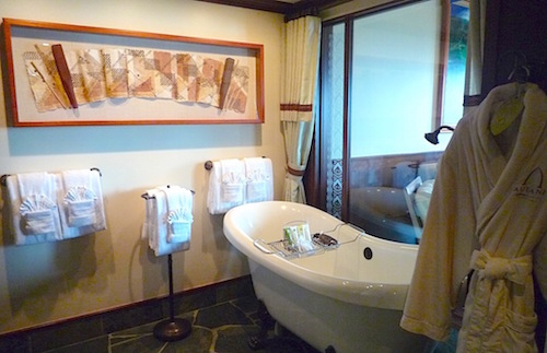 Aulani Presidential master bath 3.jpg