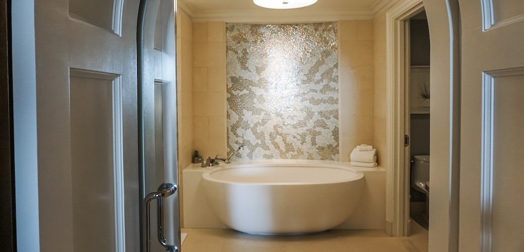 Four Seasons Orlando at Walt Disney World® Resort Deluxe Suite Bath