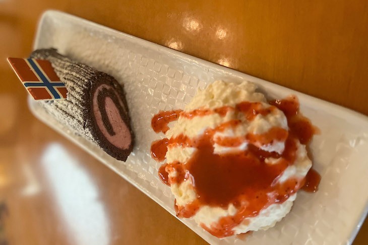 Chocolate Roulade with Lingonberry Cream