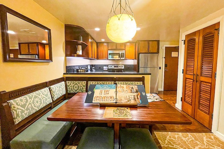 One- and two-bedroom Villa Dining Area