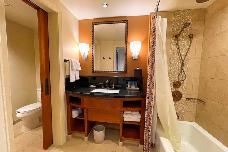 Two-bedroom Villa Guest Room Bath