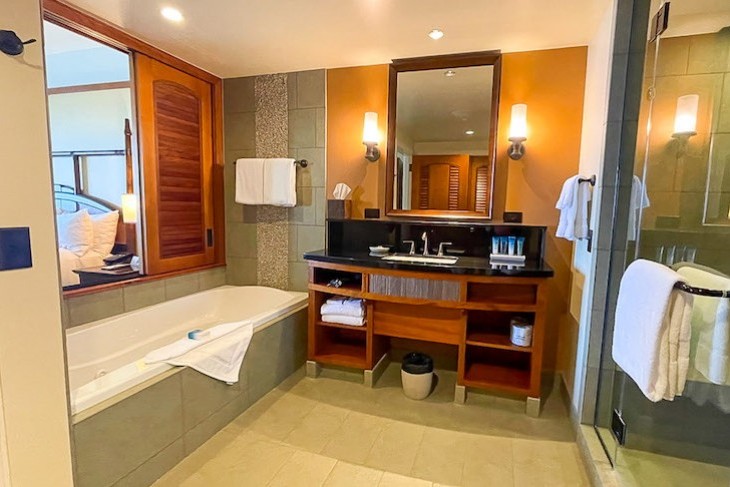 Grand Villa Master Bath