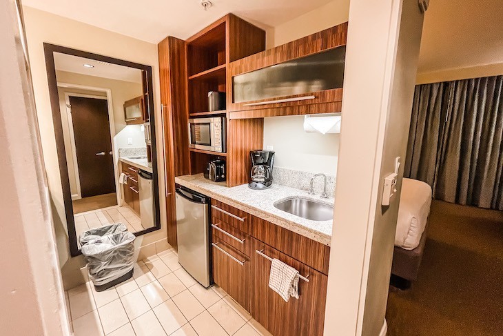 Deluxe Studio Kitchenette