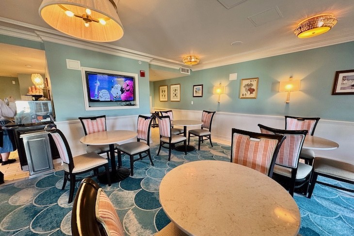 Stone Harbor Club lounge seating 
