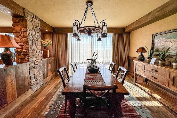 Big Thunder Suite Dining