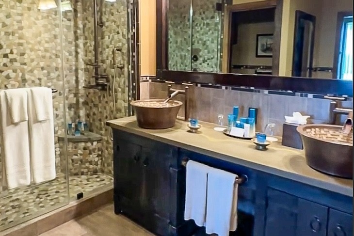 Big Thunder Suite Primary Bath