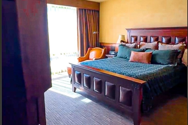 Big Thunder Suite Primary Bedroom