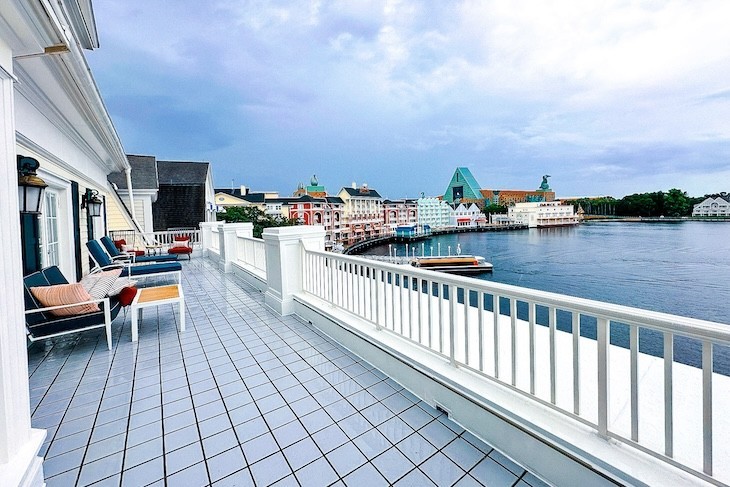 Steeplechase Suite balcony overlooking Crescent Lake