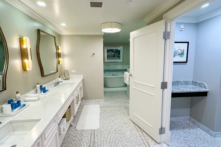 Steeplechase Suite primary bath