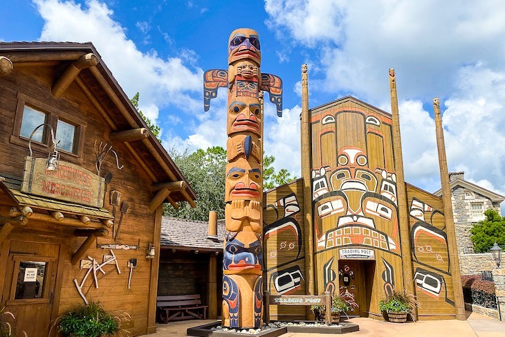 Canada totems