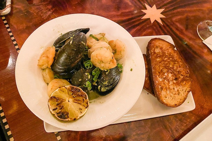 Steamed Black Mussels and Shrimp