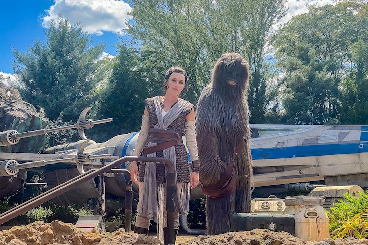 You never know who you might run into in Batuu