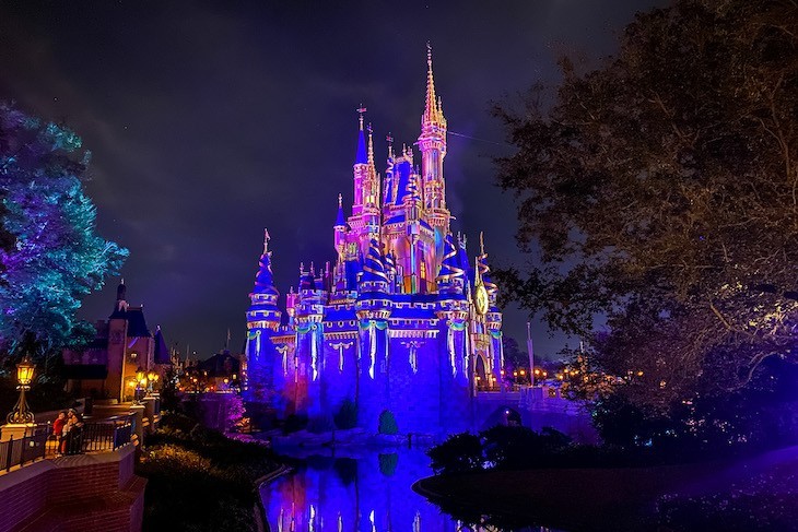 You've got to love the sight of the Castle at night!