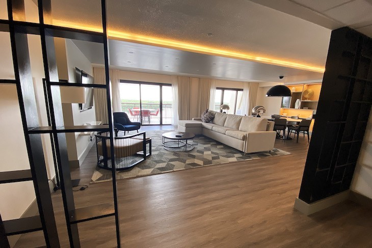 One-Bedroom Bay Lake View Suite