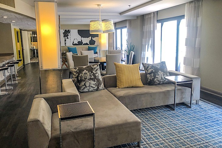 Disney S Contemporary Resort Disney Travel Planner Cara Goldsbury Luxury Disney Vacations Relax in one of our corner bathtub suites and enjoy panoramic views of downtown toronto and beyond.