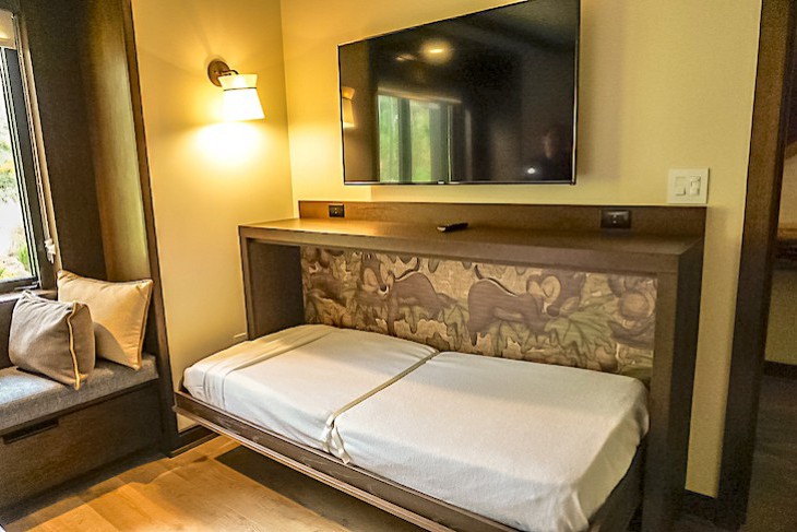 Copper Creek Cabin guest room foldout bed