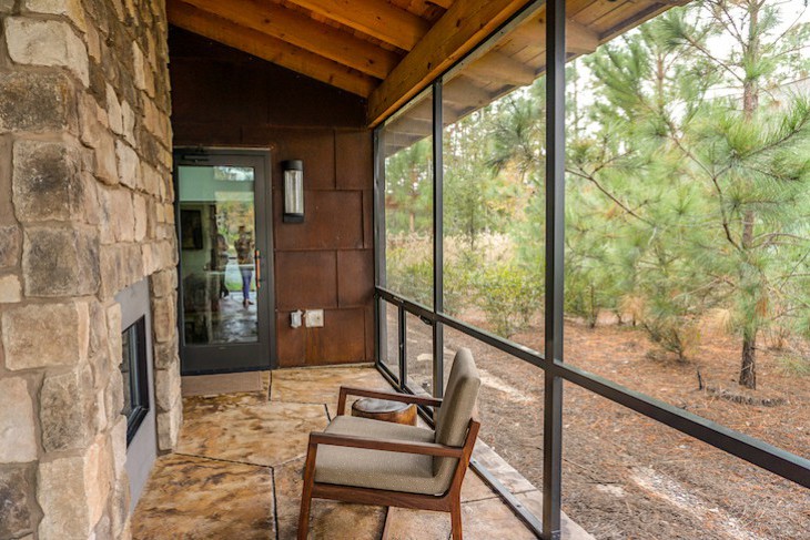 Copper Creek Cabin outdoor fireplace