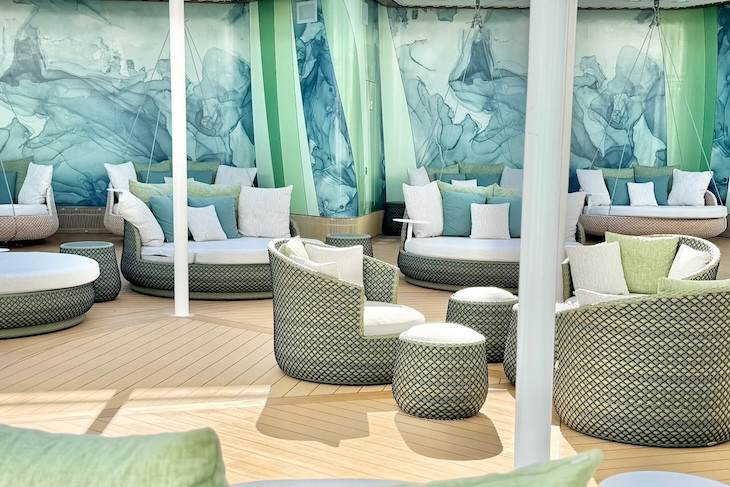 Rainforest Room outdoor area