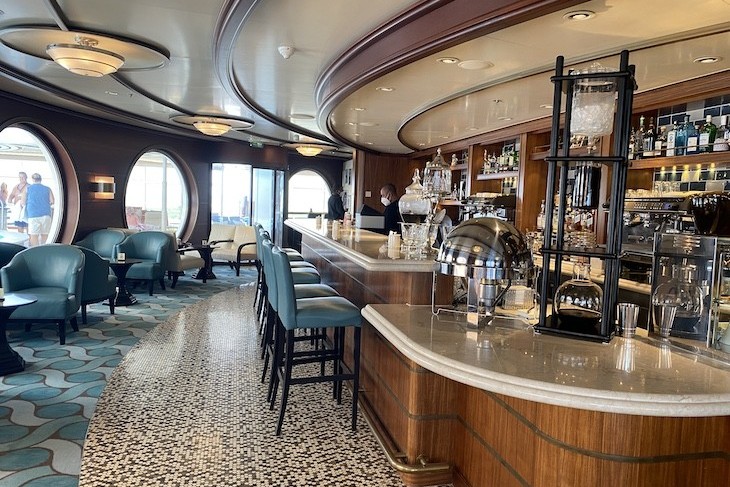 Disney Dream and Disney Fantasy Cove Cafe