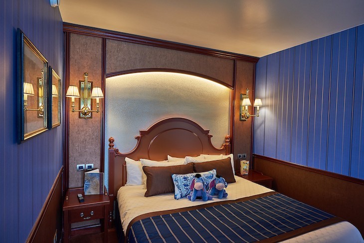 Disney Newport Bay Club® Presidential Suite guest room