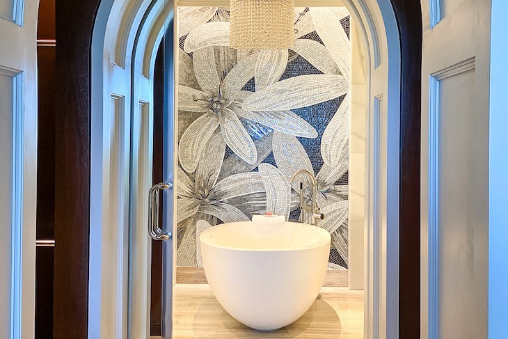 Grand Suite bath