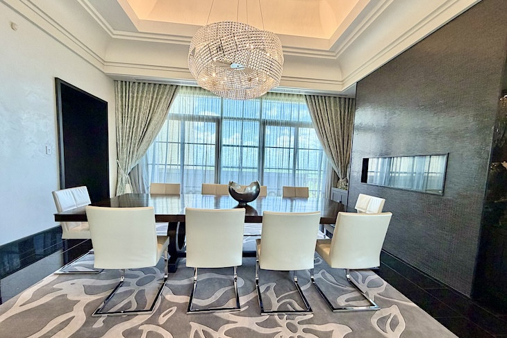 Royal Suite Great Room dining