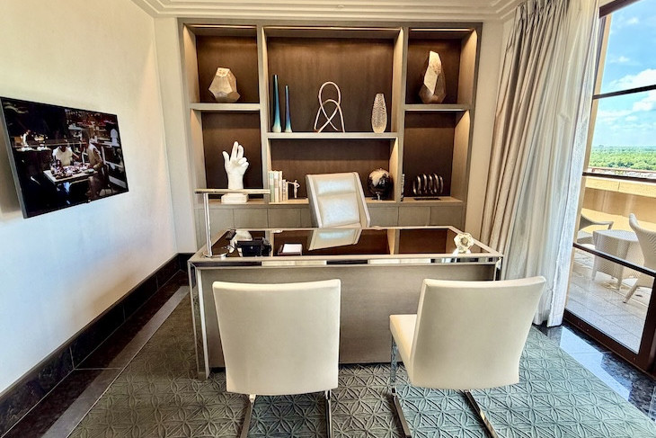Royal Suite office