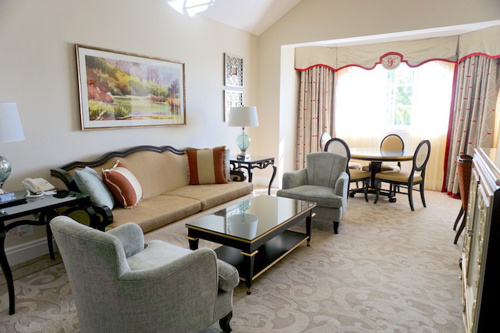 One-bedroom Outer Building Suite Living Area only in top floor suites