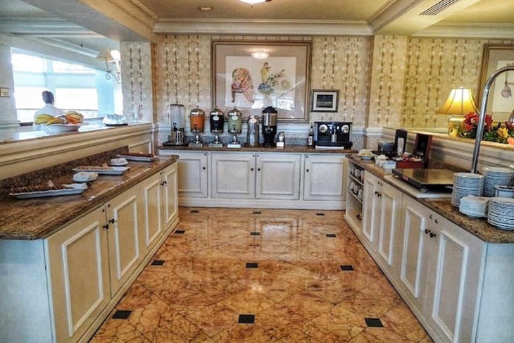 Royal Palm Club lounge