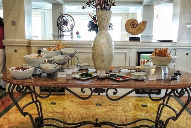 Royal Palm Club lounge