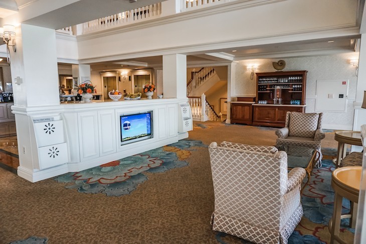 Royal Palm Club lounge seating 