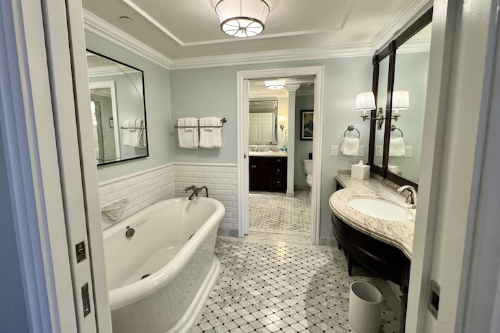 One- and Two-Bedroom Villa Bath