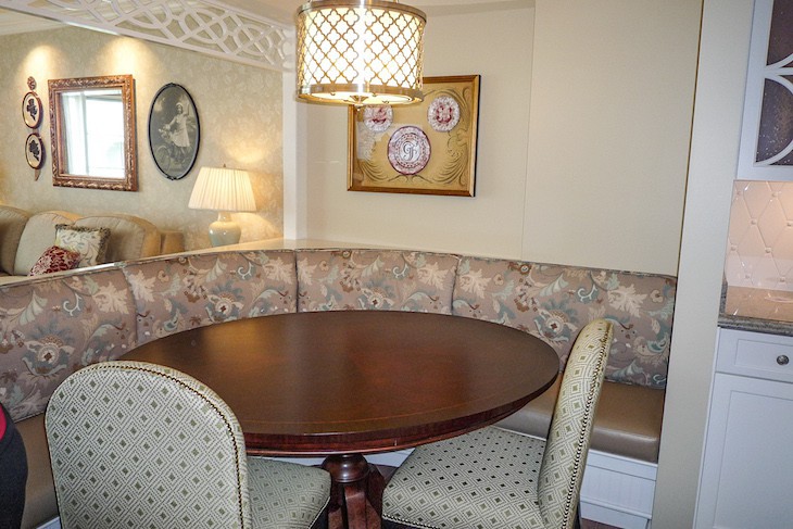 One- and Two-Bedroom Villa dining area