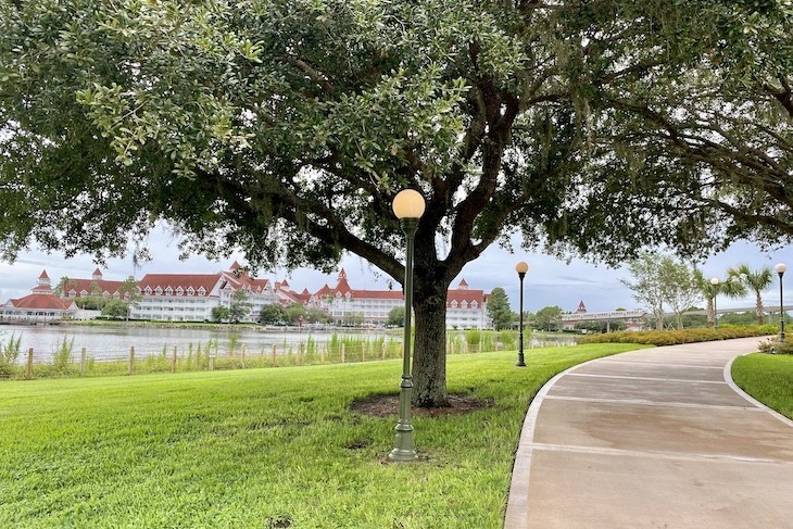 Walking path to Magic Kingdom