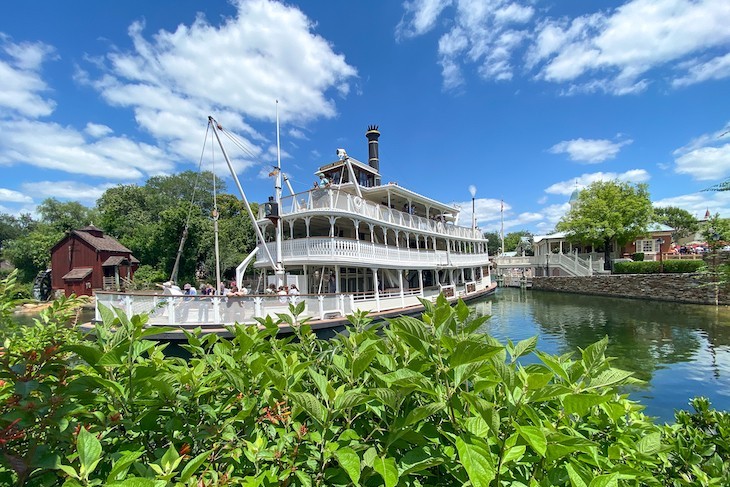 Liberty Square Riverboat rounding the bend