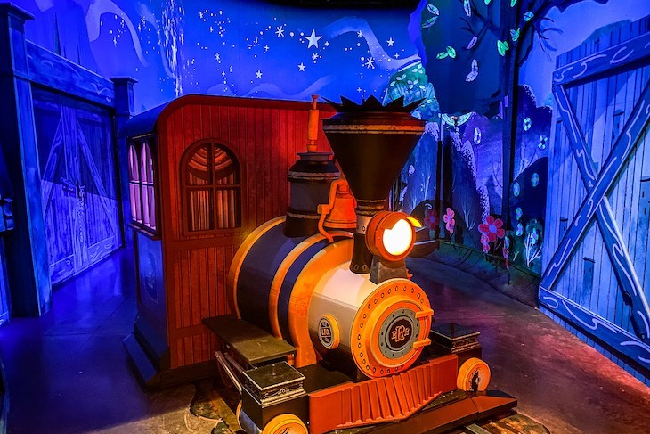 Hop aboard Mickey & Minnie’s Runaway Railway