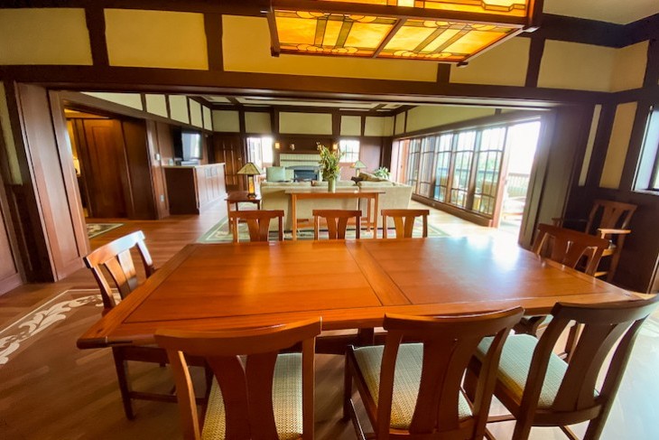 Mt. Whitney Suite living/dining area