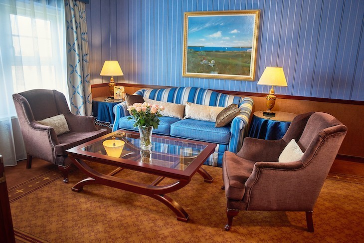 Disney Newport Bay Club® Resort Suite
