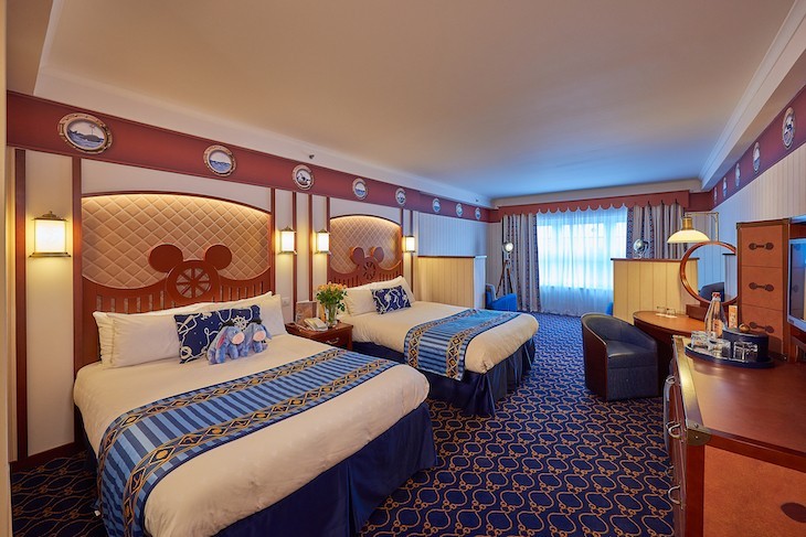 Disney Newport Bay Club® guest room