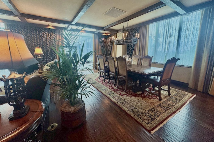 Pirates of the Caribbean Suite Dining 