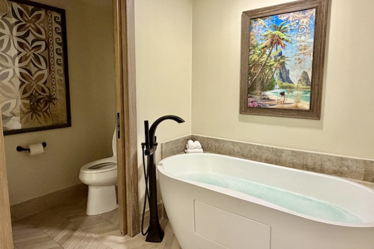 Honeymoon Room whirlpool tub
