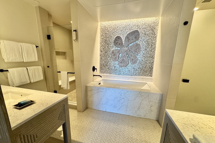 Island Tower Two-Bedroom Villa primary bath