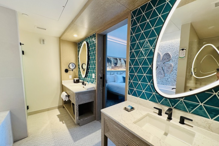 Island Tower Two-Bedroom Villa primary bath