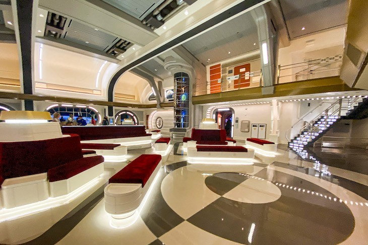 Star Wars: Galactic Starcruiser atrium
