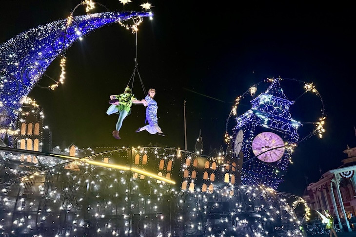 Disney Starlight: Dream the Night Away, a spectacular nighttime parade 