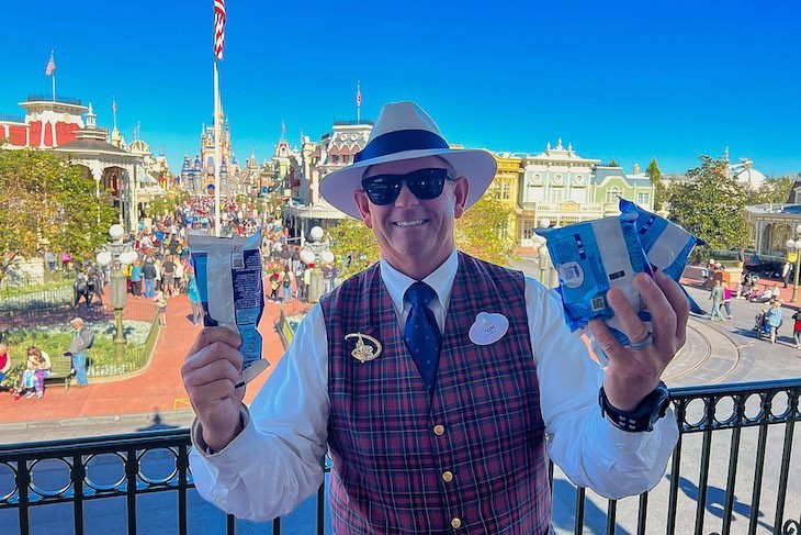 What's better than Mickey ice cream bars while waiting in the VIP Tour private viewing area for the afternoon parade? 