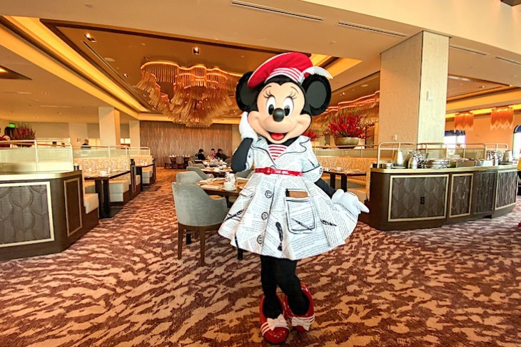 Topolino's Terrace fun character breakfast