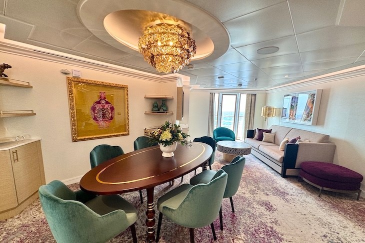1-story Rajah Royal Suite 