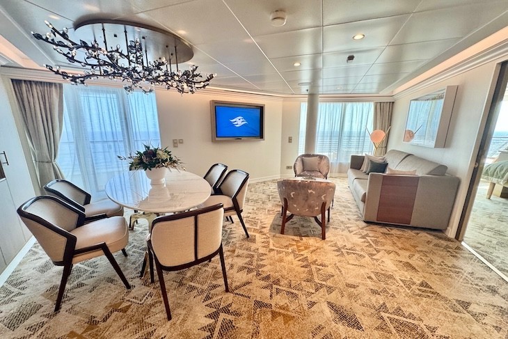 1-story Bagheera Royal Suite