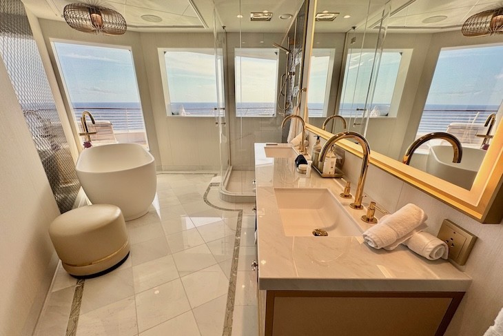 1-story Bagheera Royal Suite primary bath